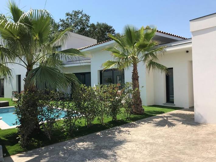 Villa pour 10 personnes, avec vue ainsi que jardin et piscine au Grau-d'Agde - 2