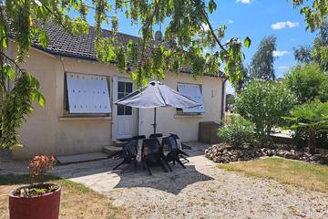 Location de vacances pour 5 personnes, avec jardin à Meusnes