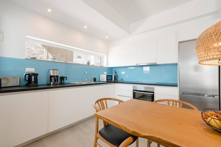 Location de vacances pour 6 personnes, avec jardin ainsi que vue et piscine dans Makri Gialos - 4