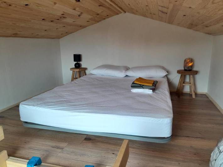 Gîte pour 4 personnes, avec vue ainsi que balcon et jardin à Champclause - 4