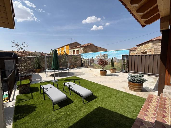 Country house for 16 people, with hot tub and garden - 1