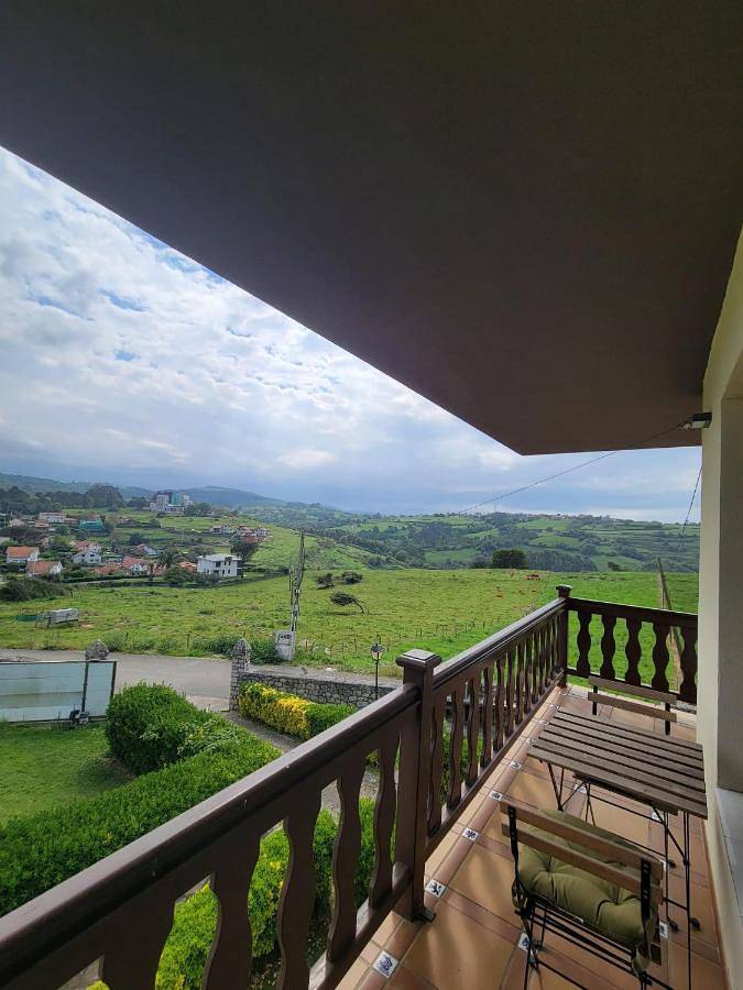 Gîte pour 4 personnes, avec balcon ainsi que vue et piscine dans Cóbreces - 4