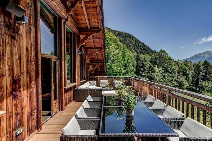 Gîte pour 11 personnes, avec sauna et balcon ainsi que jacuzzi et jardin à Les Thuiles