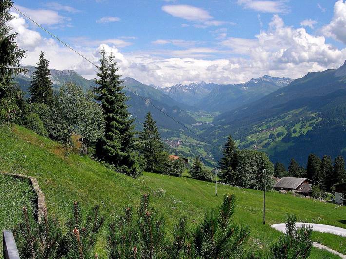 Ferienhaus Larix - 4.5 Zimmerhaus in Luzein, Plessur alps