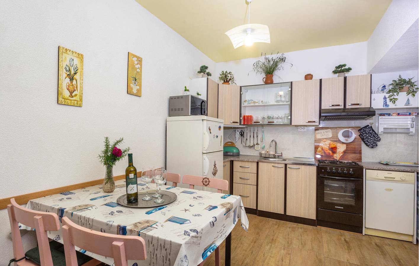 Ganze Ferienwohnung, Ferienwohnung für 4 Personen mit Terrasse in Punat, Krk