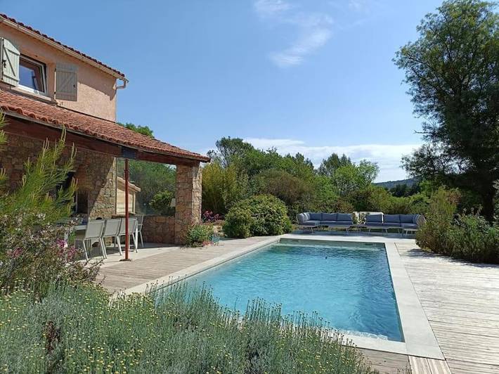 Chalet para 11 personas, con terraza y piscina - 1