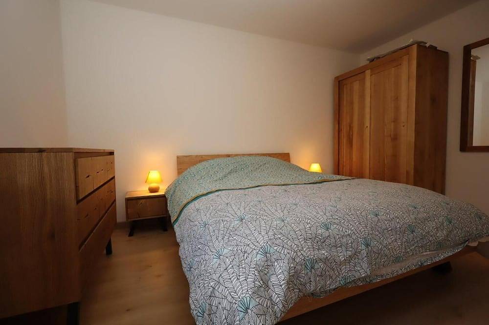 Entire apartment, 350m from resort center, Ground floor, parking, 72m², Les Houches in Servoz, Bonneville region