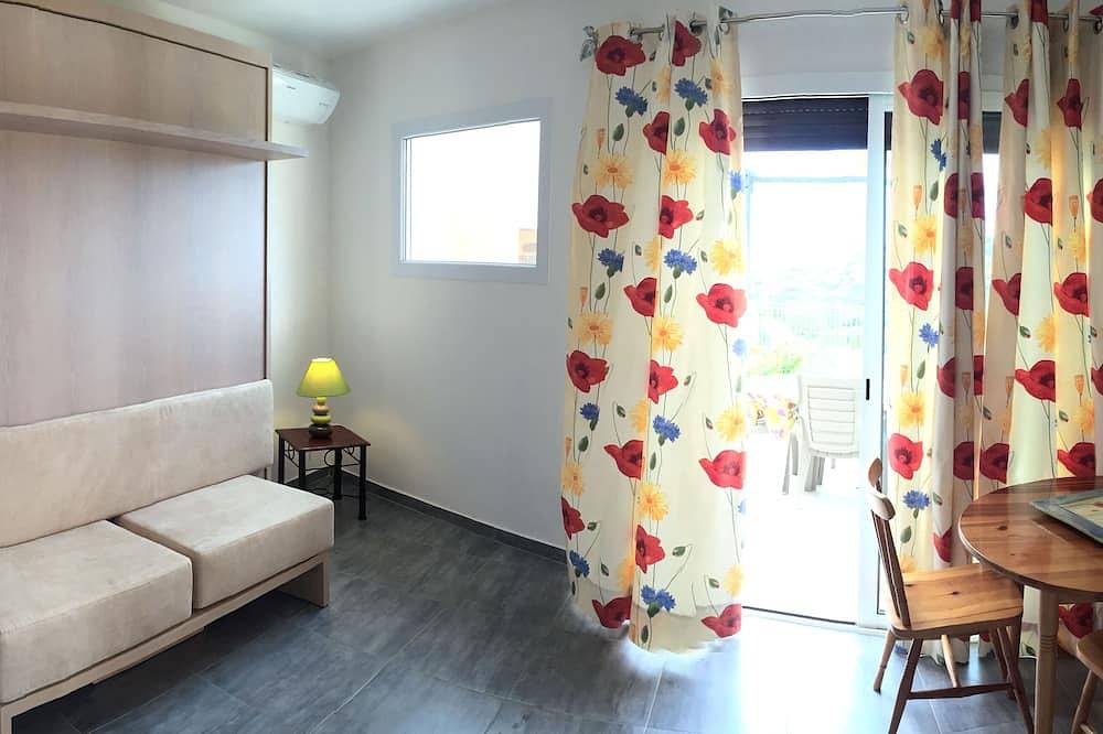 Studio 2 persons, swimming pool, sea view in Sartène, Arrondissement de Sartène