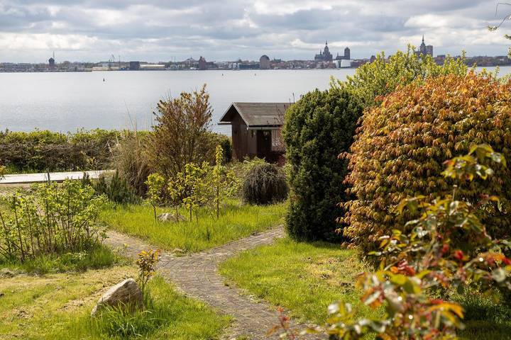 Ferienhaus für 8 Personen, mit Ausblick und Garten in Altefähr - 4