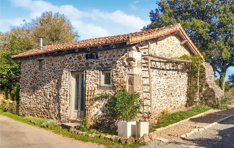 Location de vacances pour 2 personnes, avec jardin et terrasse en Charente - 2