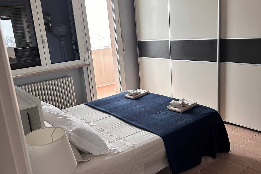 Appartamento intero, Appartamento fronte mare con vista mozzafiato in zona centralissima. in Pesaro, Valle del Metauro