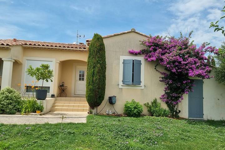 Villa pour 4 personnes, avec Terrasse et Jardin