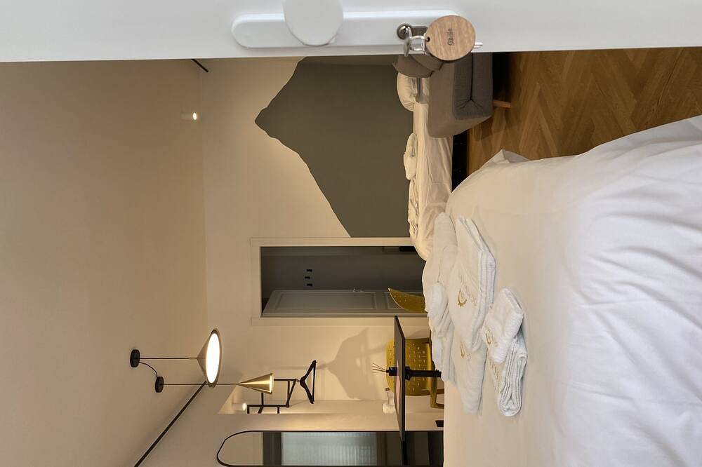 Ognissanti Guesthouse - Sibillini Dependance Double-bed room with private bathroom and Turkish bath in Fermo (Pueblo), Fermo