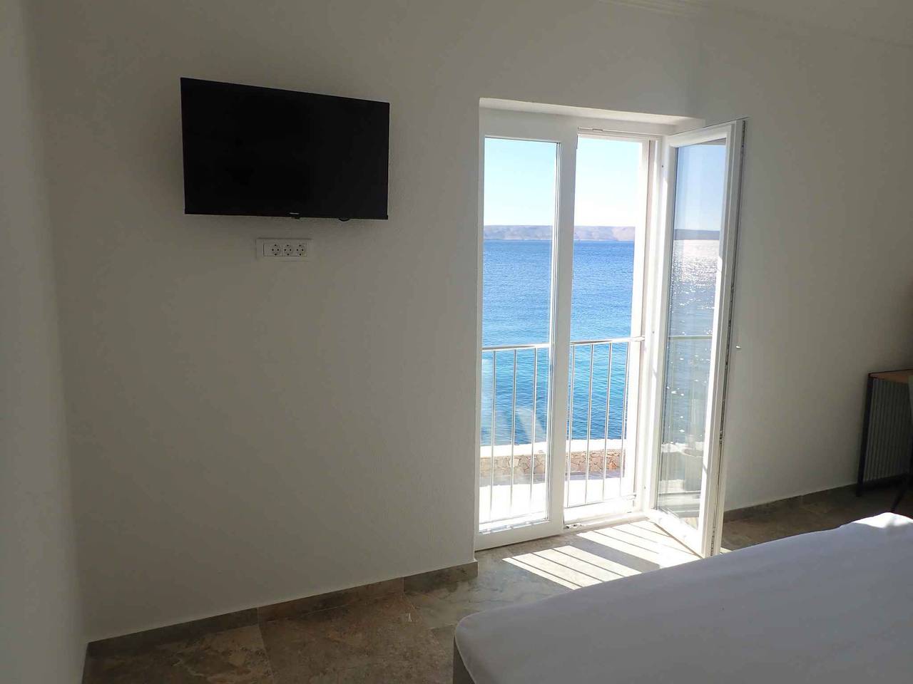 Domek wakacyjny bezpośrednio nad morzem in Lukovo Šugarje, Kvarner