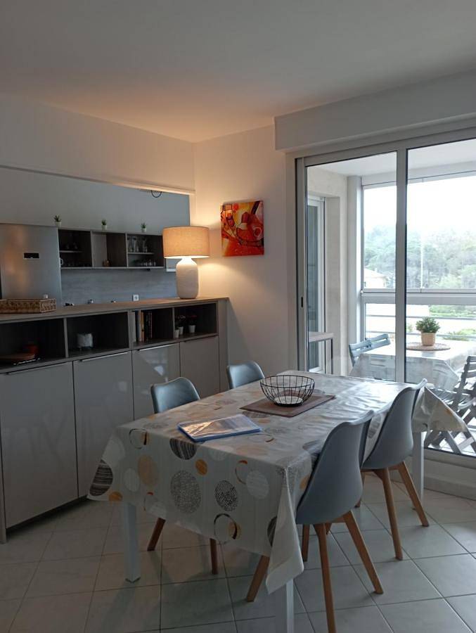 Gîte pour 4 personnes, avec vue et terrasse, animaux acceptés dans Casino De Cavalaire - 2