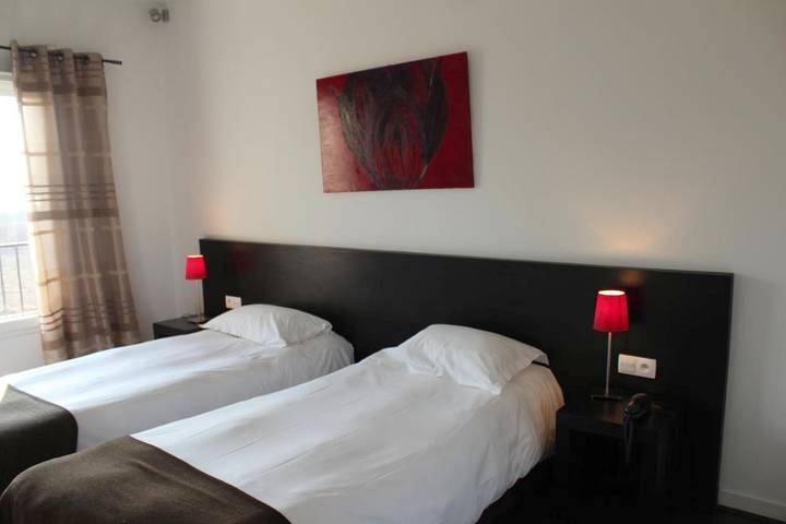 Hôtel pour 3 personnes, avec jardin à Ampuis - 2