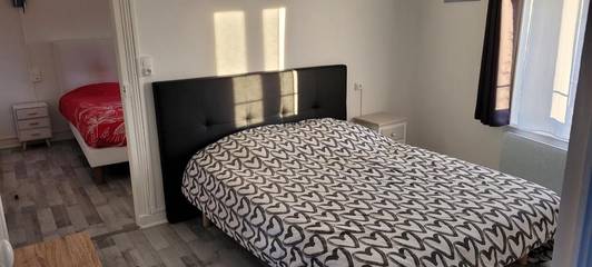 Hôtel pour 2 personnes, avec vue et terrasse à Saint-Rémy-sur-Durolle