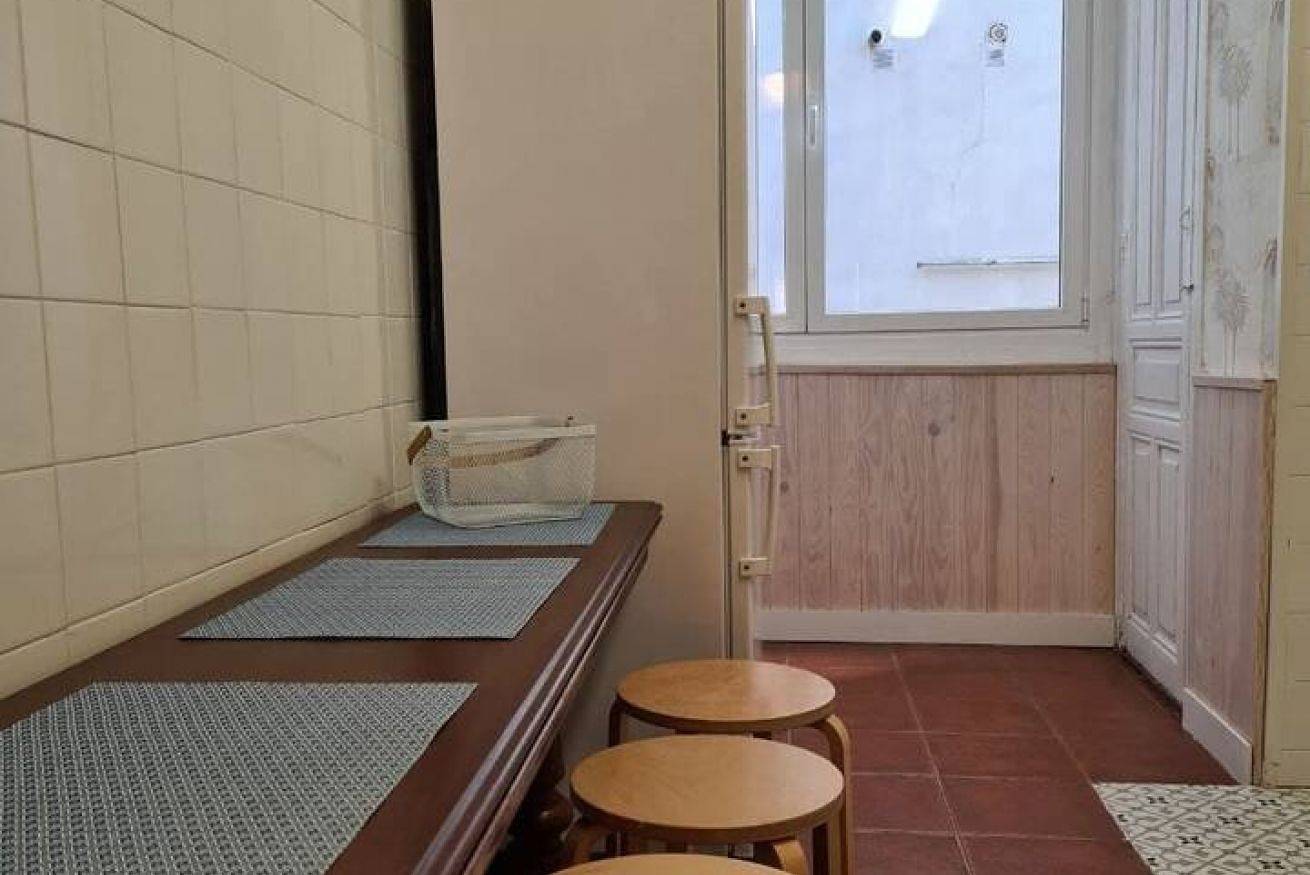 Apartamento entero, 122A Emblemática vivienda en Playa San Lorenzo in Distrito Centro (Gijón), Gijón