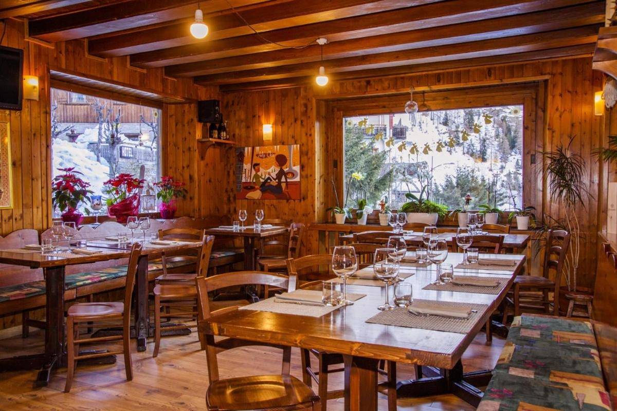 Hotel Chalet Joli in La Palud, Courmayeur