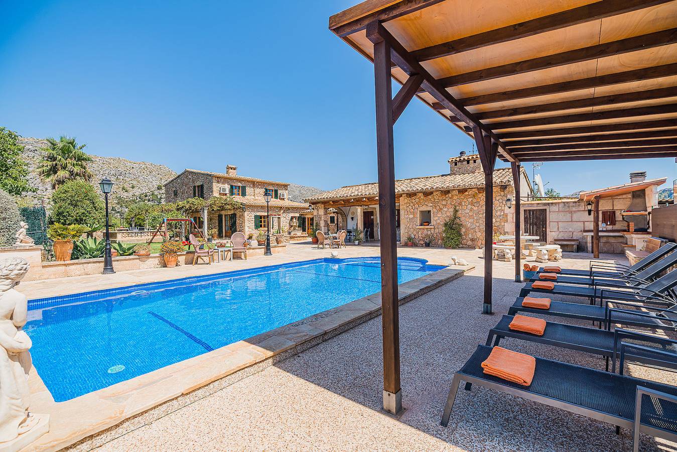 Villa 'Toni Mosca' mit Bergblick, Wi-Fi und Klimaanlage in Pollença Stadt, Pollença