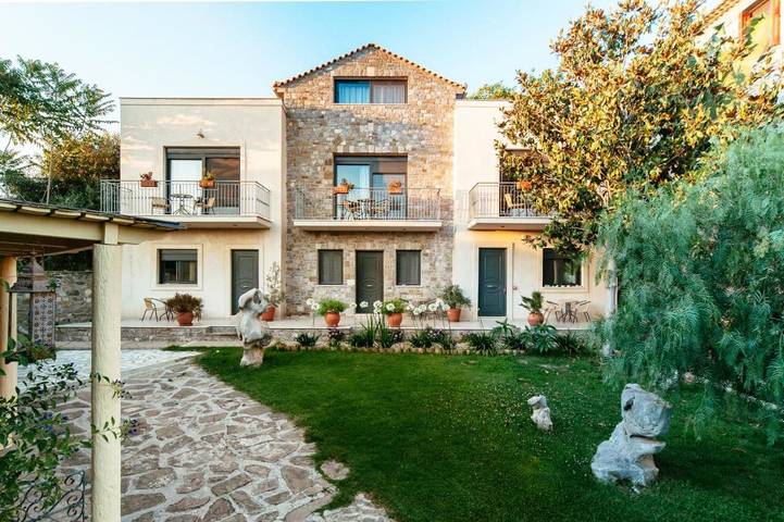 Ferienwohnung für 2 Personen, mit Balkon und Terrasse sowie Garten und Ausblick