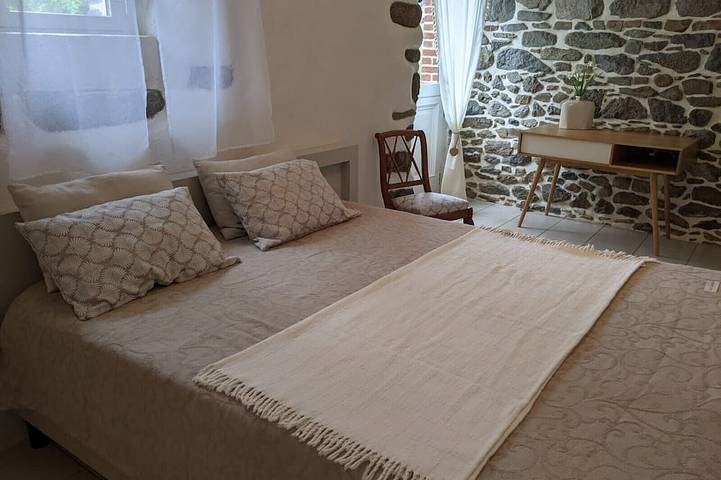 Location de vacances pour 4 personnes, avec jardin ainsi que terrasse et jacuzzi, animaux acceptés à Tréveneuc - 2