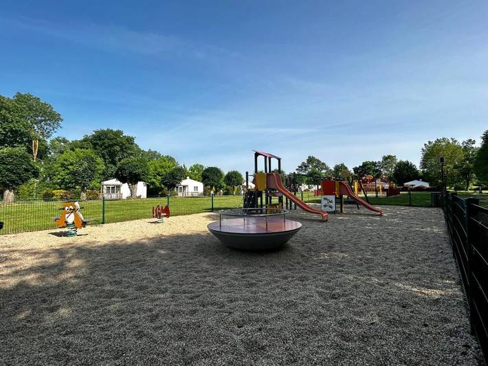 Location de vacances pour 4 personnes, avec Terrasse et Jardin ainsi que Vue sur le lac et Vue dans La Devise - 4
