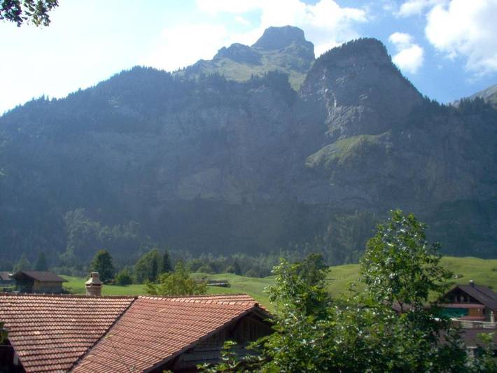 Gîte pour 6 personnes, avec jardin ainsi que balcon et vue à Kandersteg - 4