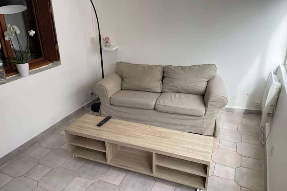 Two-room non-smoking house with all comforts in Stains, Sena-Saint Denis