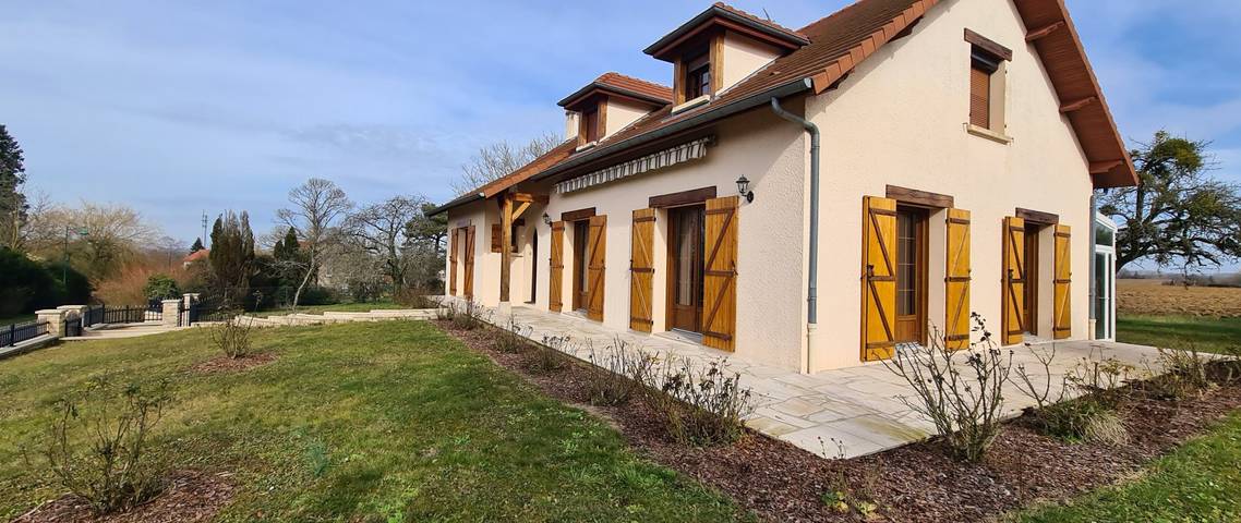 Gîte pour 6 personnes, avec terrasse - 1