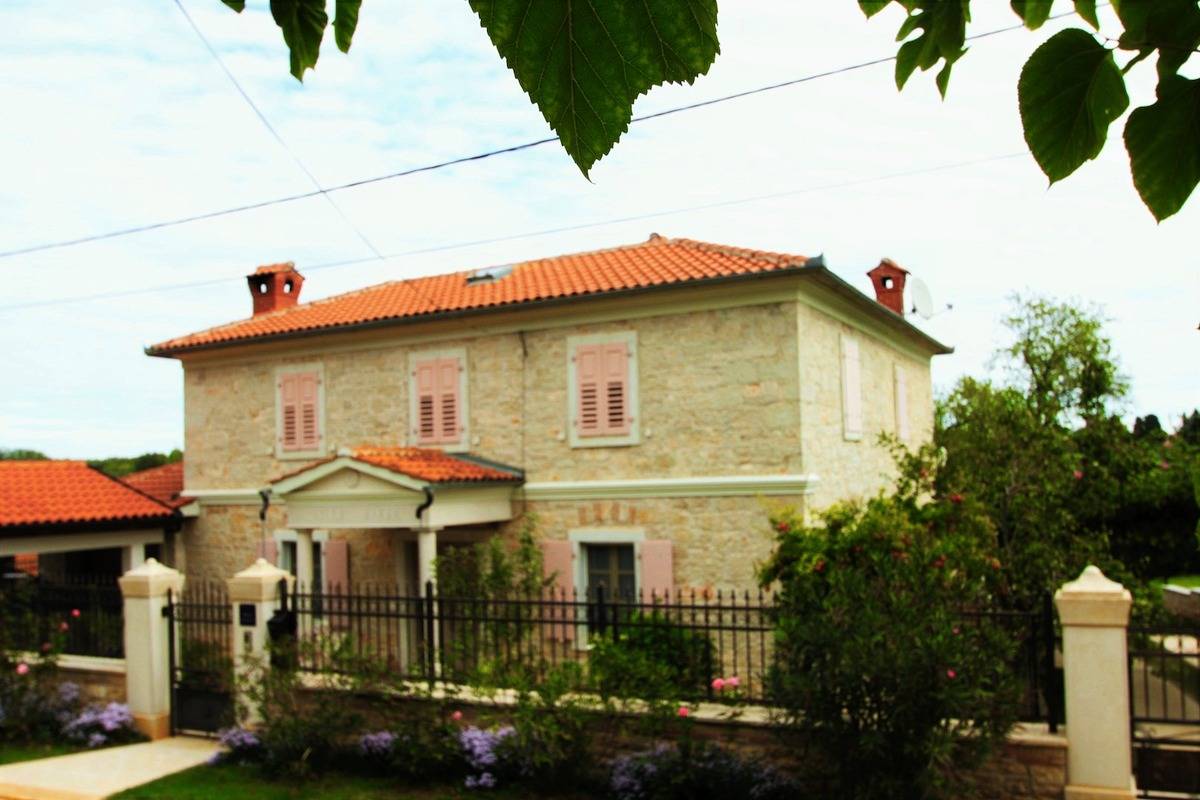 Ganze Wohnung, Apartment Marija Kastelir mit Balkon und Gartenblick in Kastelir, Općina Kaštelir - Labinci