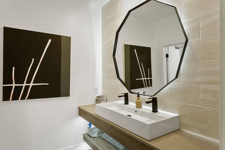 Vacation house for 24 people, with hot tub in Scottsdale