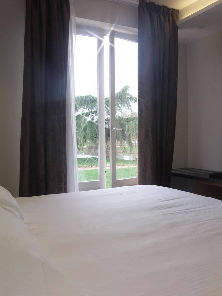 Hôtel pour 2 personnes, avec jardin et terrasse, animaux acceptés à Joigny - 3