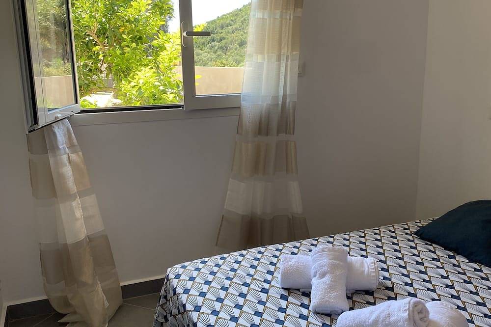 3 Bedroom Private vacation home in Belvã©dã¨re-Campomoro in Campomoro, Belvedere-Campomoro