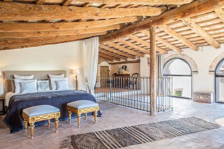 Mansión de lujo, a minutos de la playa, 14 habitaciones con baño, aire acondicionado, ubicación central in San Pedro de Ribas, Garraf
