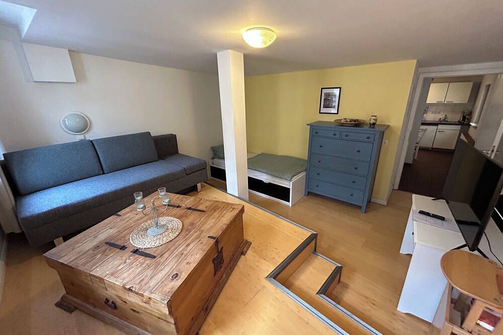 Ganze Wohnung, 2 Schlafzimmer direkt im Zentrum der Stadt. Eine Unterkunft mit Küche & Bad in Wittenberg, Wittenberg (Landekris)