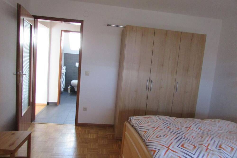 Ganze Wohnung, 2-Bettwohnung 40m² - Nr.1 Wochenpauschale - Haus Tannenhof in Bad Bergzabern, Südliche Weinstraße