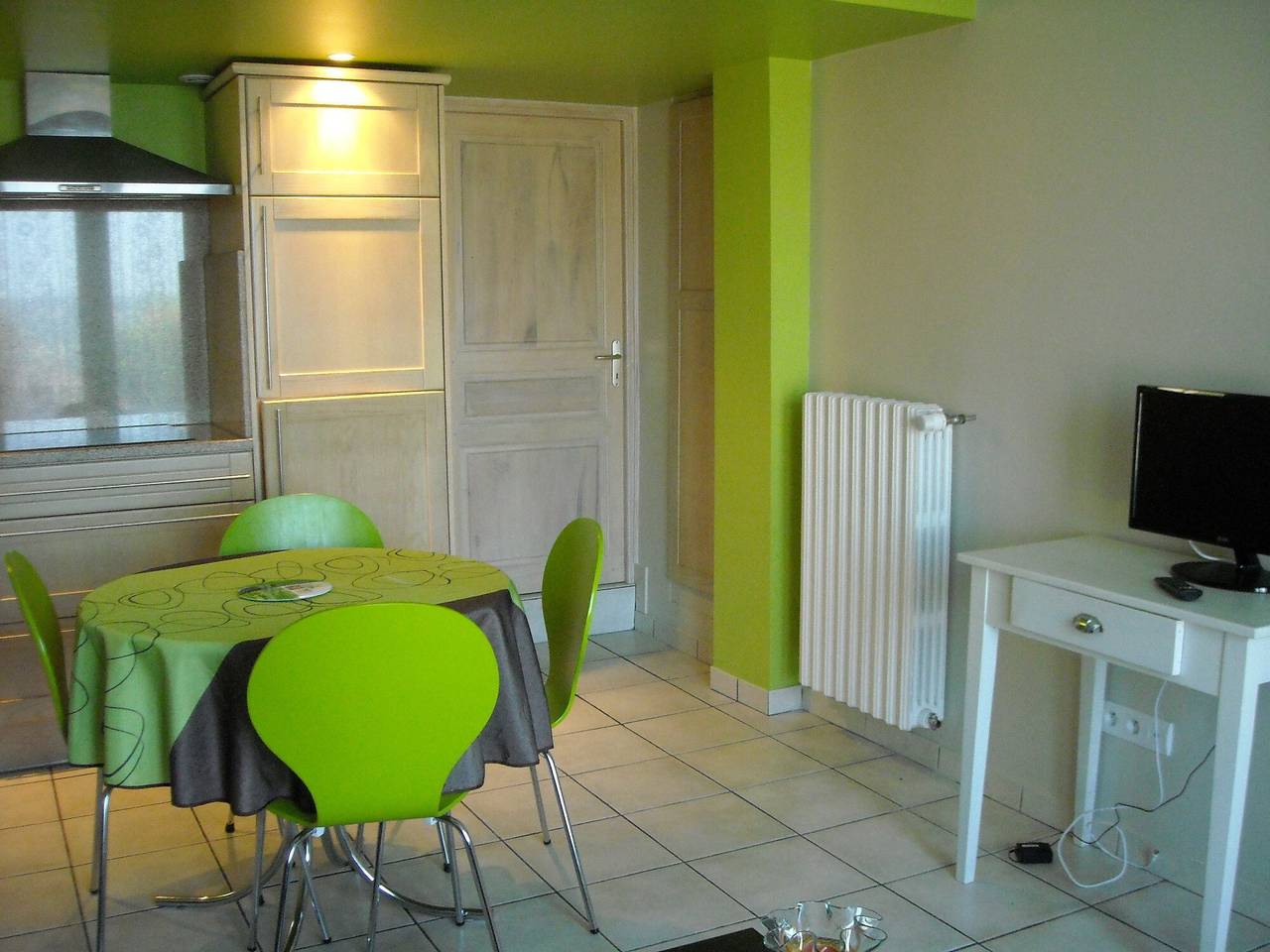 Apartamento entero, Apartamento 'Agradable' con Wi-Fi in Villefranche-de-Rouergue, Aveyron (desambiguación)