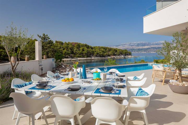 Villa pour 12 personnes, avec jardin ainsi que piscine et sauna, adapté aux familles à Splitska - 4