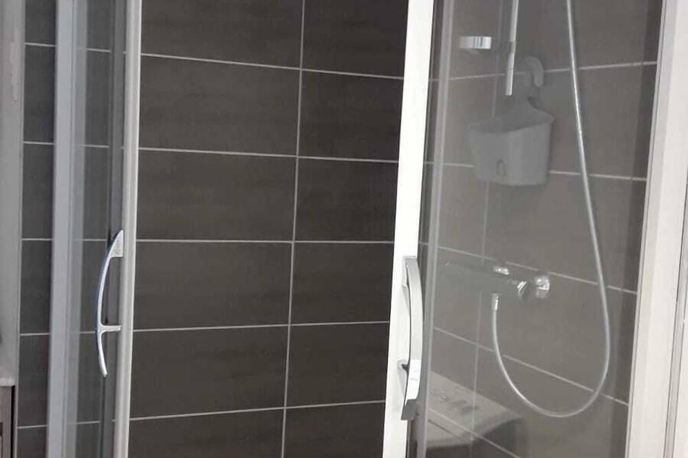Gîte-Daisy-Ensuite mit Dusche in Wattignies, Lille und Umgebung