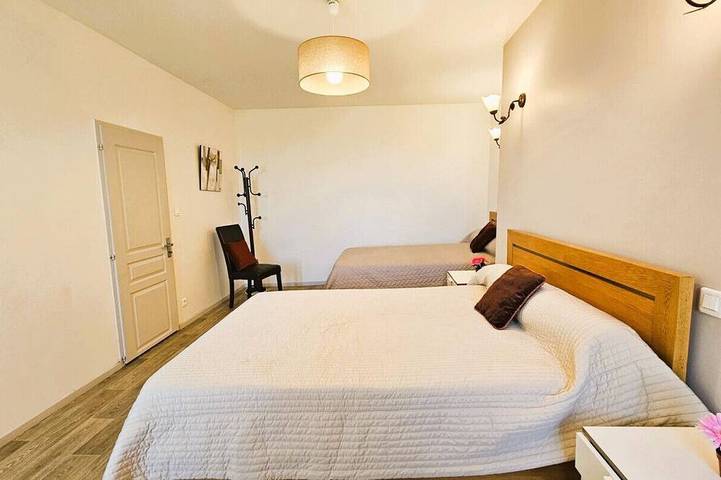 Location de vacances pour 10 personnes, avec jardin et balcon à Allassac - 4