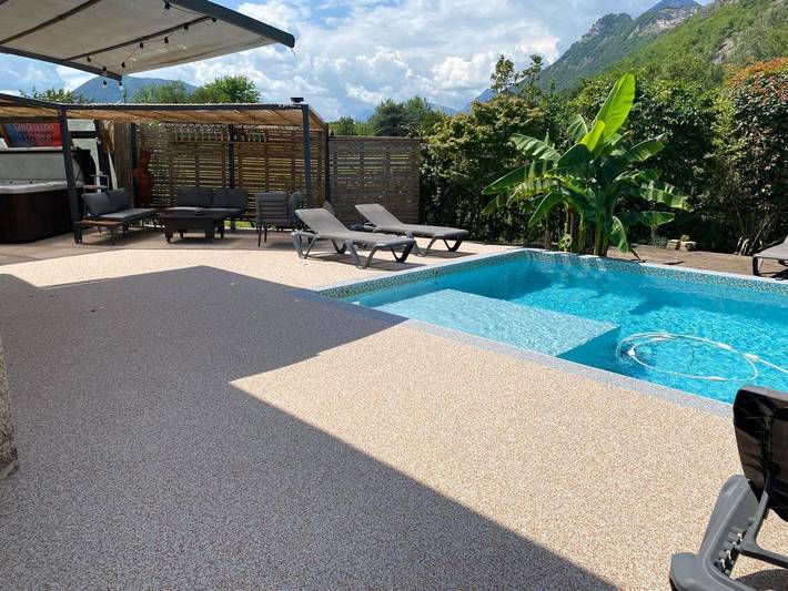 Location de vacances pour 2 personnes, avec jacuzzi ainsi que piscine et jardin à Varces-Allières-et-Risset - 2