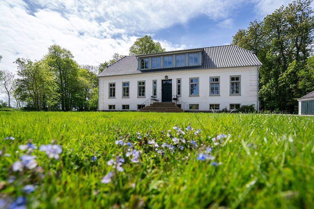 Ganze Wohnung, \"Kaminzimmer\", Ferienwohnung im Herrenhaus, Wlan frei,  72qm, 2-(4) Pers. in Vitzdorf, Fehmarn