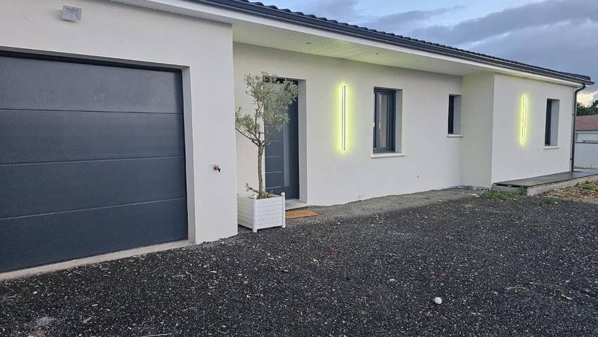 Location de vacances pour 10 personnes, avec jardin à Montamisé - 2