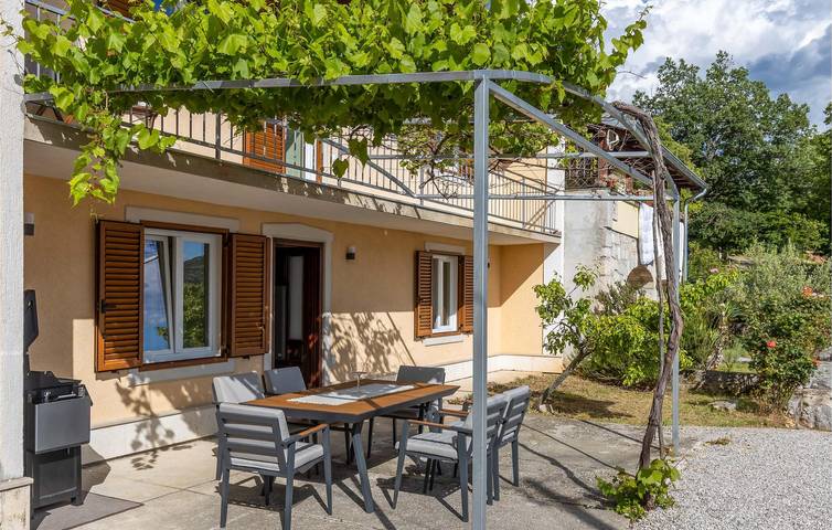 Ferienhaus für 6 Personen, mit Pool und Garten sowie Terrasse, mit Haustier - 1