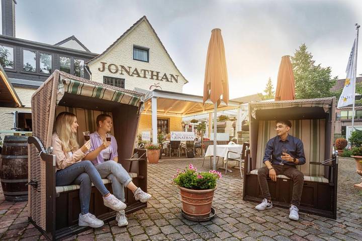 Hotel, mit Terrasse und Garten in Lippstadt - 3