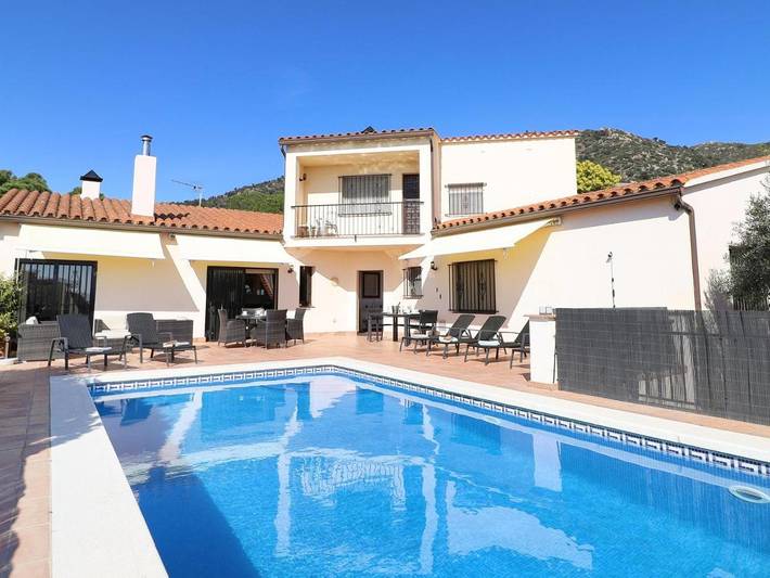Casa rural para 8 personas, con Terraza además de Jardín y Piscina en Pau