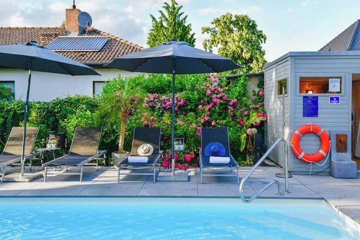 Ferienwohnung für 5 Personen, mit Whirlpool und Sauna in Teltow