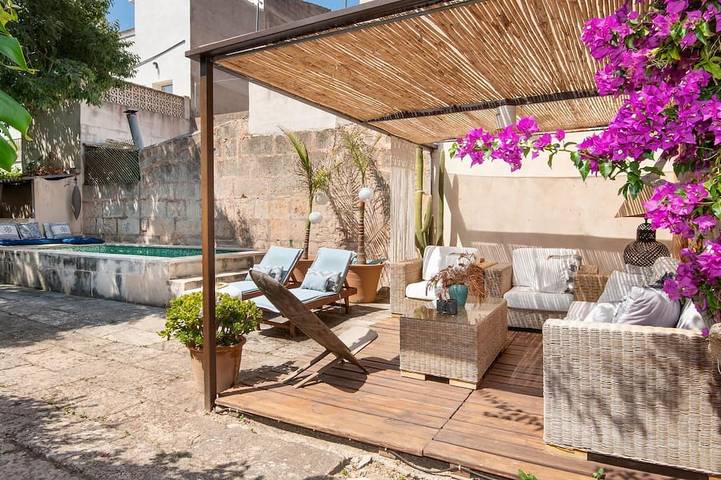Cottage for 4 people, with garden and pool as well as balcony - 1
