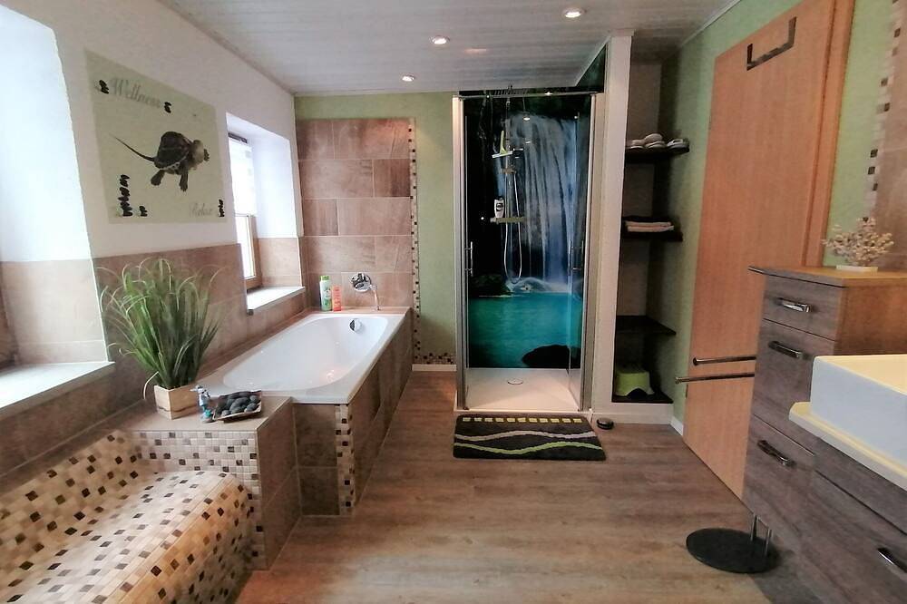 Ganze Wohnung, Moderne und geräumige, im August 2017 eröffnete Ferienwohnung für 4 Personen in Bärenstein, Erzgebirge